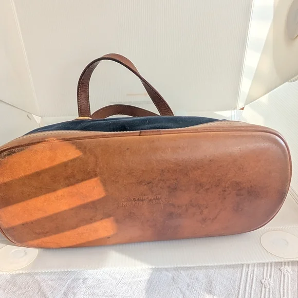 Vintage Dooney & Bourke No. B06640 Cabriolet Zip Satchel, Navy Canvas & Leather - Picture 12 of 15